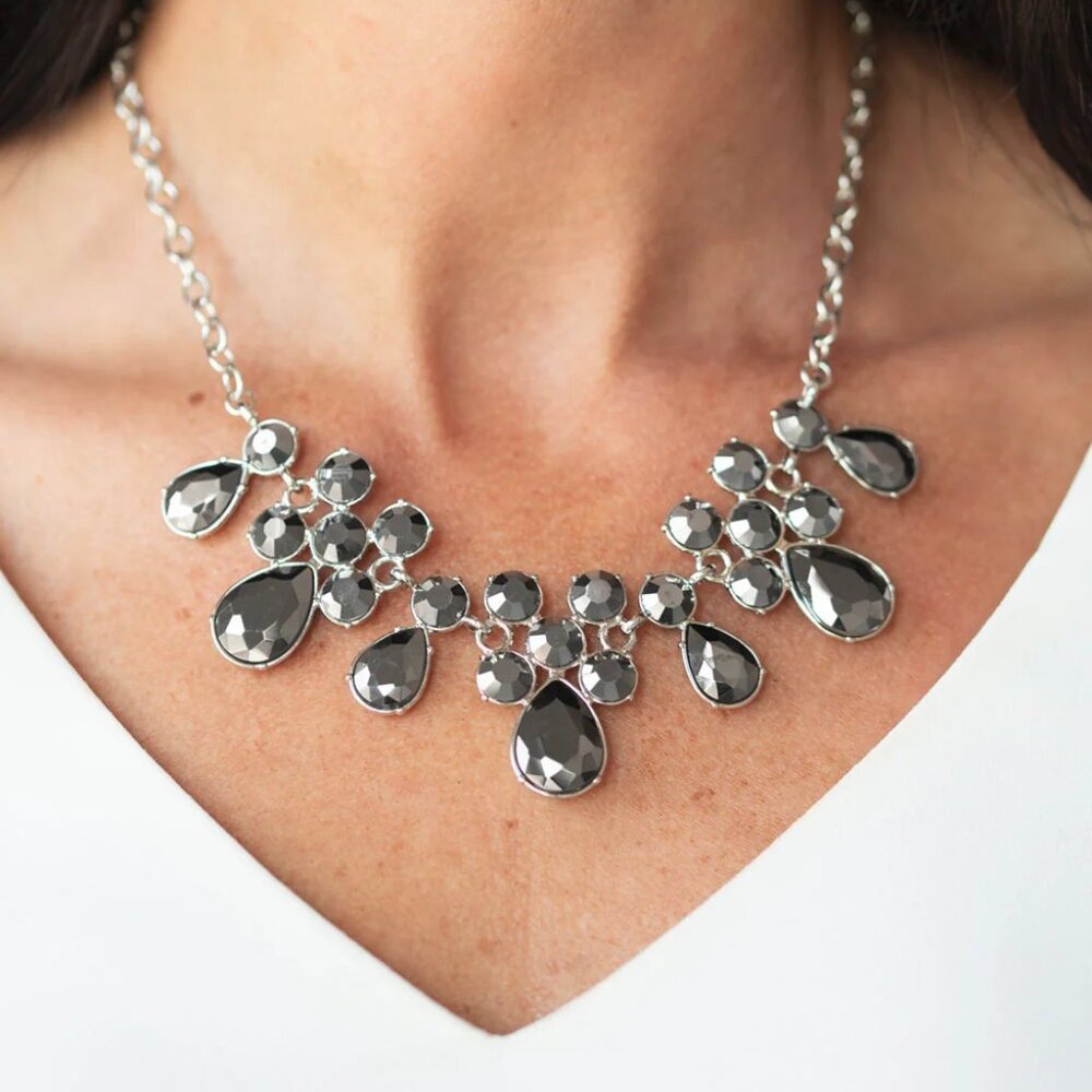 Paparazzi Jewelry Accessories - Debutante Drama - Silver Necklace - Vintage - Picture 1 of 6
